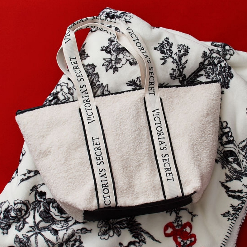 🆕 VS Plush Tote